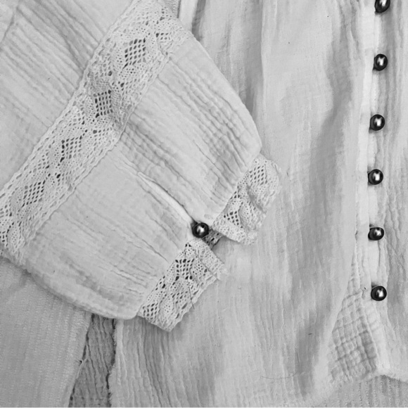POL White Lace Button-Up Blouse - Picture 9 of 11